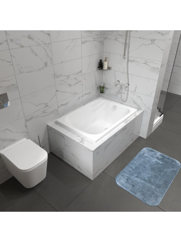 Ванна акриловая Triton Литл 100x70 в интерьере вид сбоку