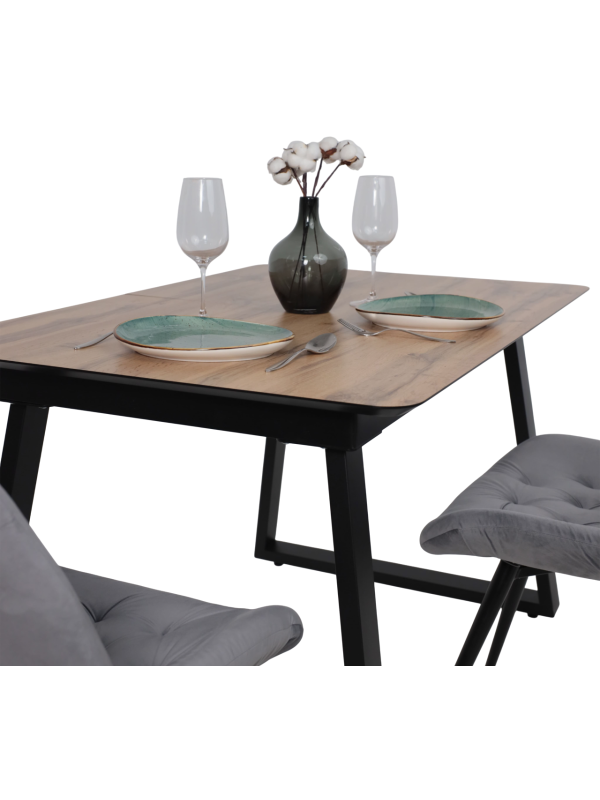 Кухонный стол Lepremo AV 1208 Дуб Вотан/черный со стульями и сервировкой