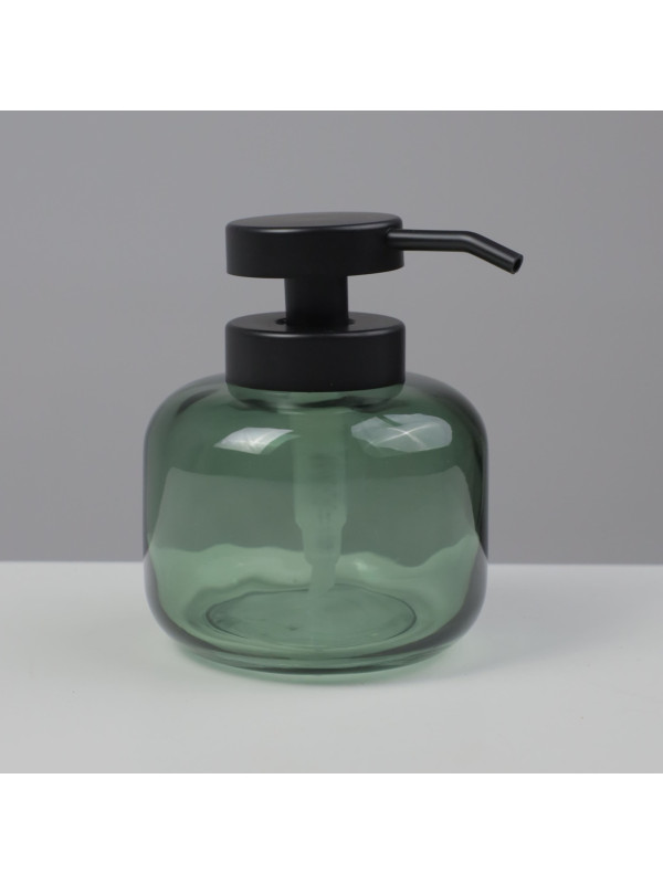 Дозатор жидкого мыла AksHome Aura зеленый в интерьере