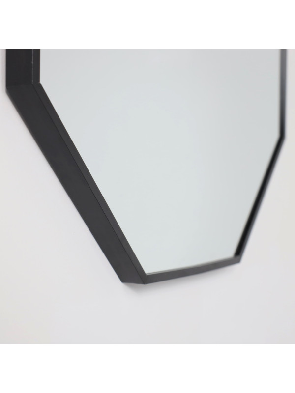 Зеркало AksHome Radiant 60x60 вблизи