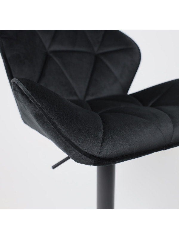 Стул AksHome Berlin черный вблизи