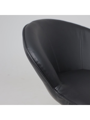 Кресло компьютерное AksHome Foxy черный вблизи