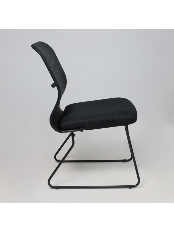 Стул офисный Metta Sit 8 черный сбоку