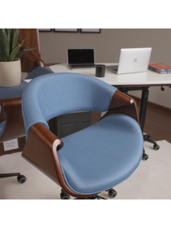 Кресло компьютерное AksHome Angara голубой/черный в интерьере