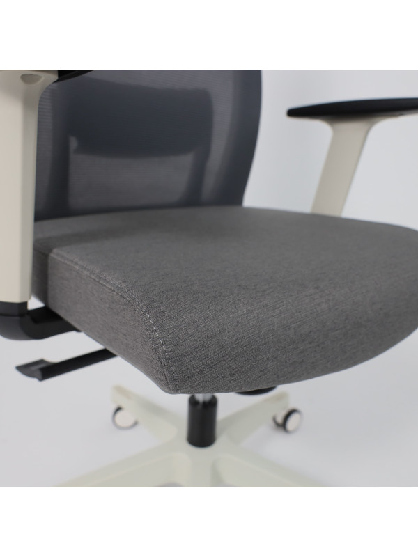 Кресло компьютерное AksHome Arcus серый/белый вблизи