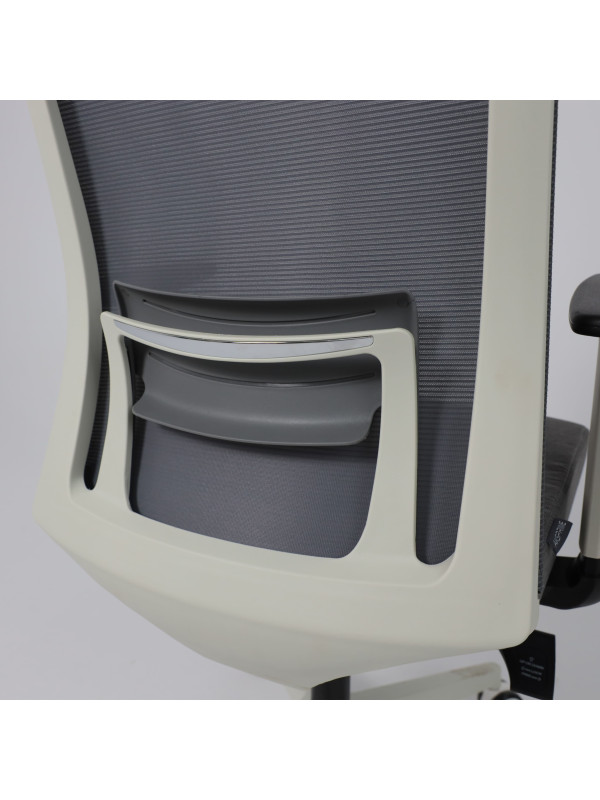 Кресло компьютерное AksHome Arcus серый/белый регулировка спинки