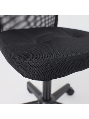 Кресло компьютерное AksHome Type черный вблизи