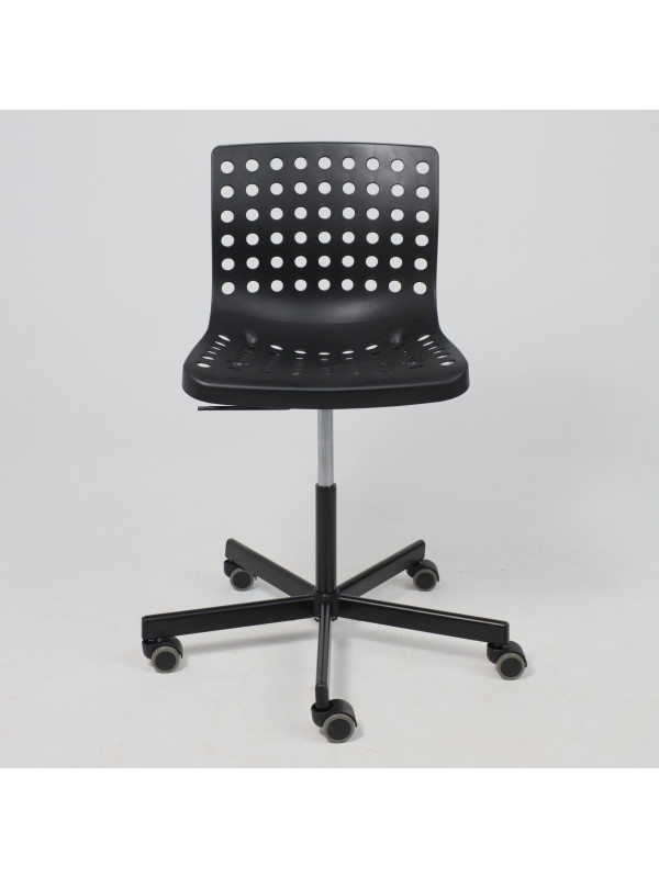 Кресло компьютерное AksHome Ora черный спереди