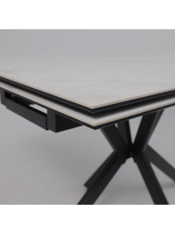 Кухонный стол Lepremo AV 2111 белый матовый Snow White/черный вблизи