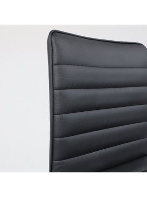 Стул AksHome Capri черный (экокожа) вблизи