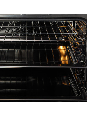 Электрический духовой шкаф Schtoff CME 7406 BK изнутри