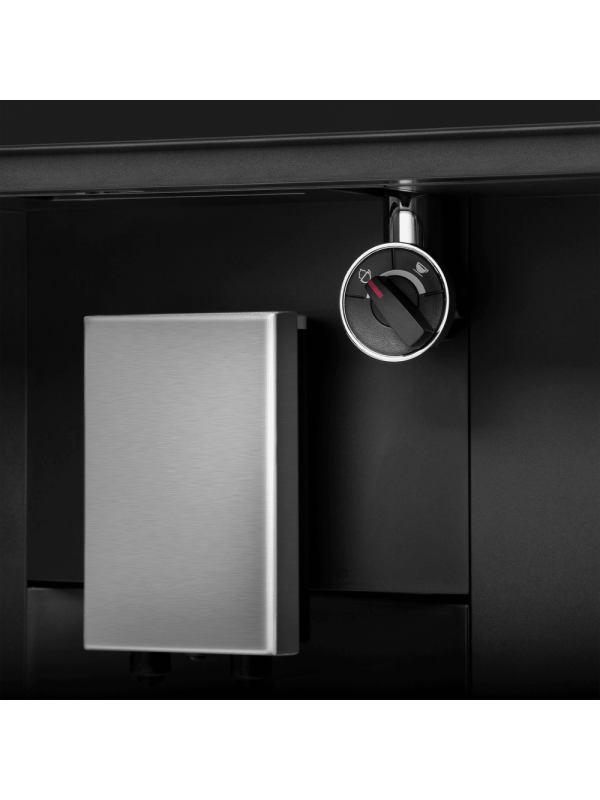 Кофемашина Maunfeld AMCM1503B вблизи