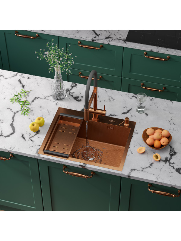 Кухонная мойка Roxen Snake 560220-60-BRS бронза в интерьере