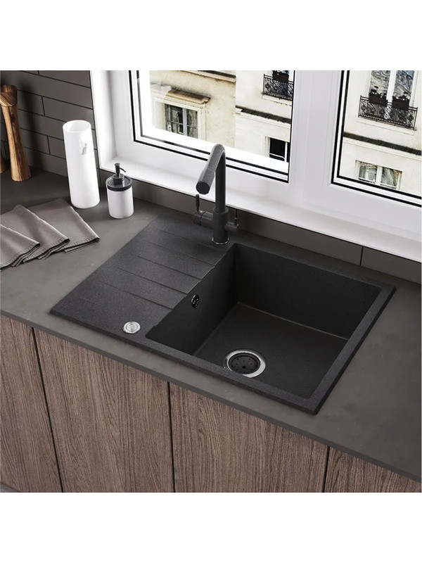 Кухонная мойка Polygran DEKA 700 черный интерьер 2