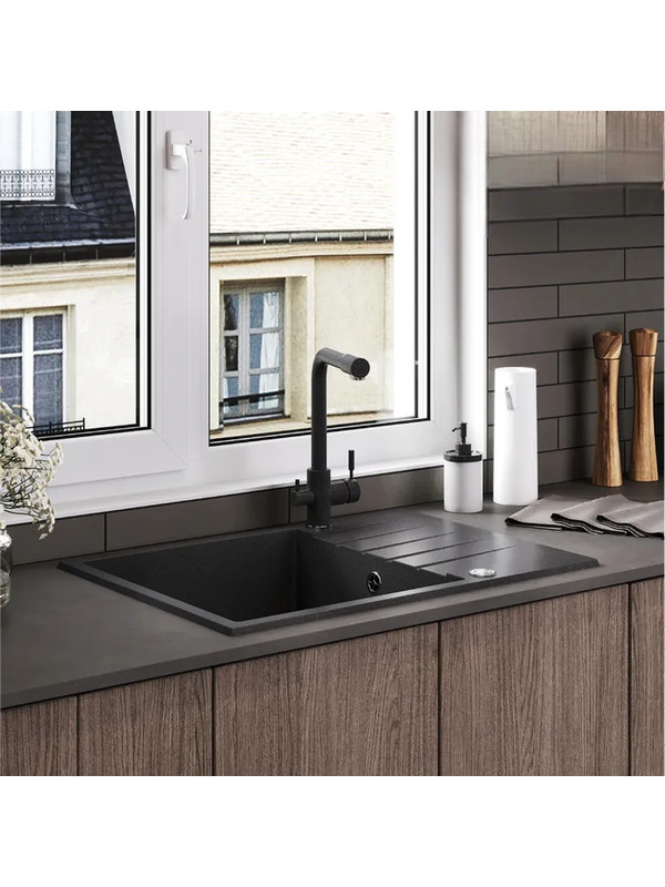 Кухонная мойка Polygran DEKA 700 черный интерьер 3