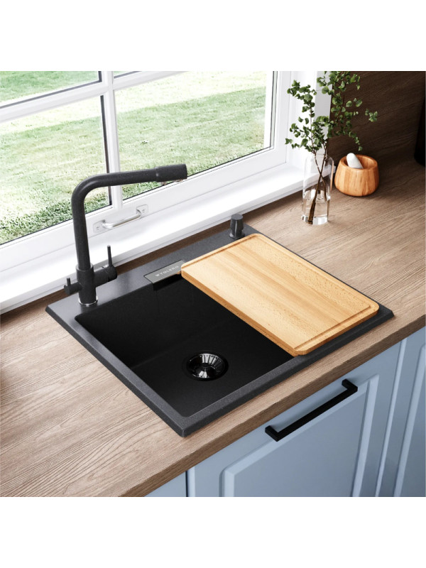 Кухонная мойка Polygran TOLERO 580 черный интерьер 3