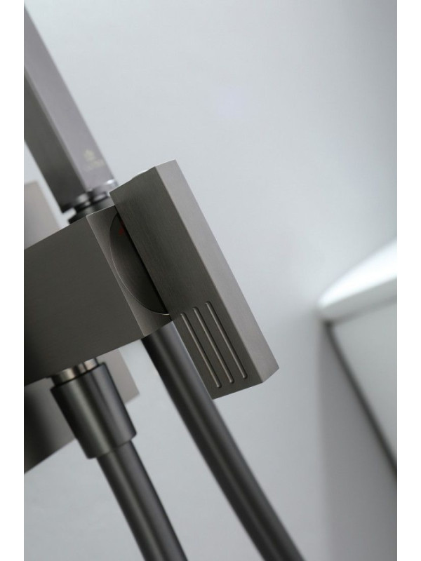 Смеситель Ganzer GZ01157 оружейная сталь интерьер 4