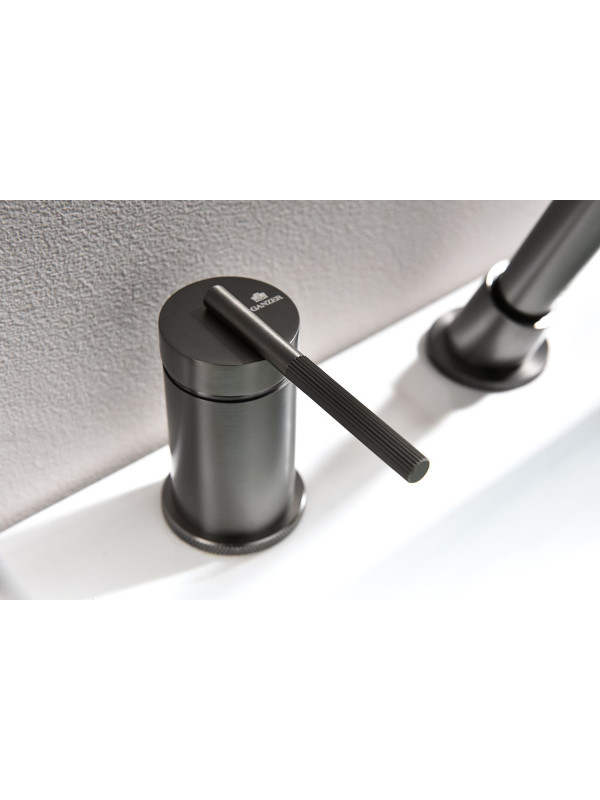 Смеситель Ganzer GZ19133-Q оружейная сталь 7