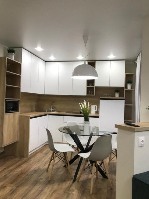 Кухонный стол AksHome Dallas стекло/металл 3