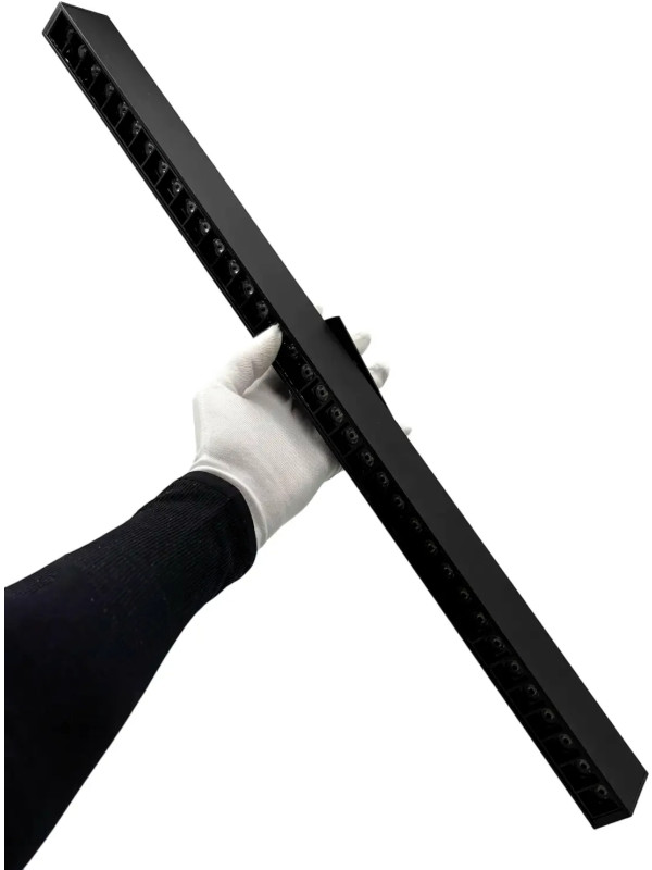 Трековый светильник truEnergy TRACK LED 24006 черный (27 Вт) в руке