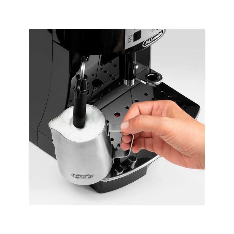 Вспенивание молока в кофемашине DeLonghi Magnifica S ECAM22.110.B