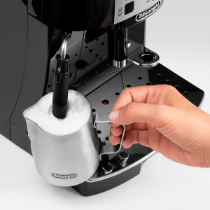 Вспенивание молока в кофемашине DeLonghi Magnifica S ECAM22.110.B