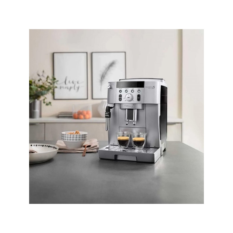 Фото кофемашины DeLonghi Magnifica S Smart ECAM250.31.SB в интерьере
