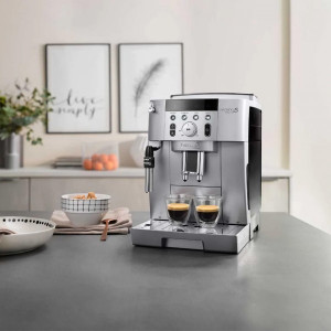 Фото кофемашины DeLonghi Magnifica S Smart ECAM250.31.SB в интерьере