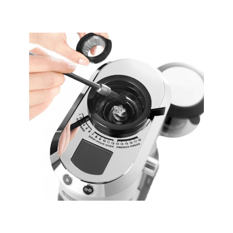 Кофемолка DeLonghi KG 521 M чистка