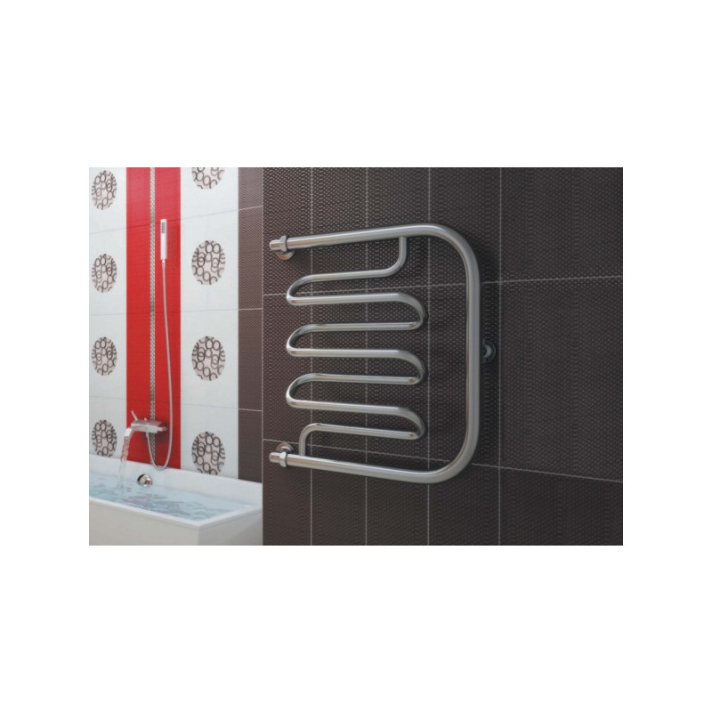 Полотенцесушитель Terminus Фокстрот-Лиана 500х500 на стене