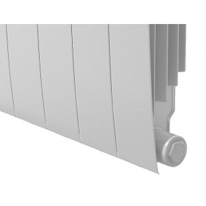 Радиатор биметаллический Royal Thermo BiLiner 500 Bianco Traffico (4 секции) вид снизу