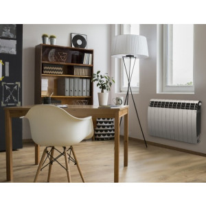 Радиатор биметаллический Royal Thermo BiLiner 500 Silver Satin (4 секции) в интерьере