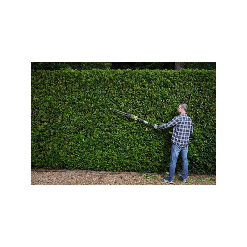 Высоторез Ryobi OPT1845 (без АКБ) в рабочем процессе